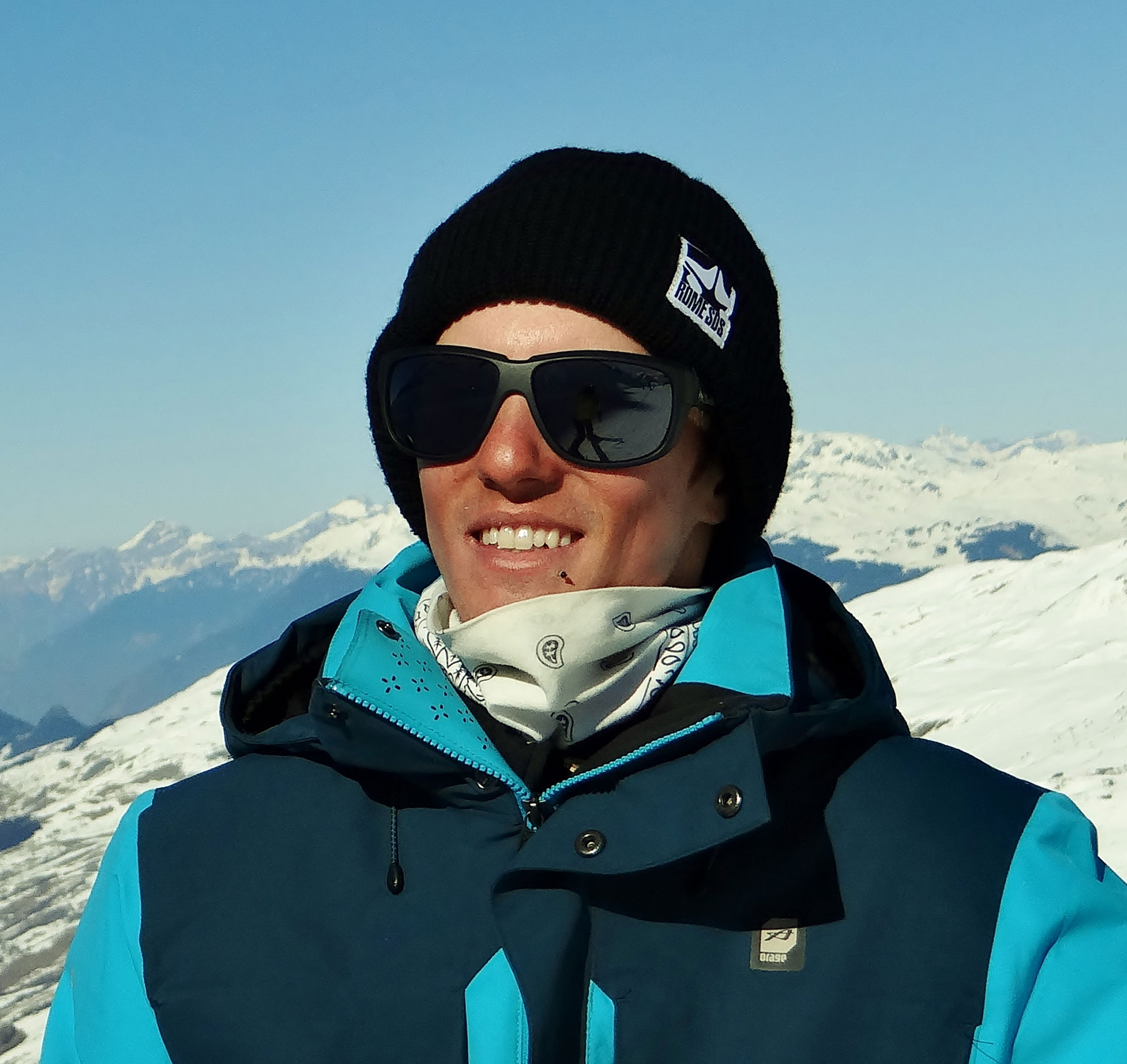 Jeremy-val-thorens-ski-instructor